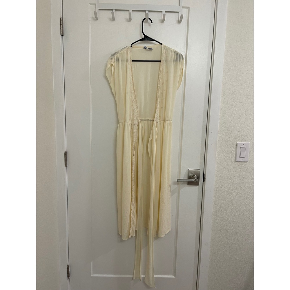 Vintage 70s Embroidered Victorian Style Duster‎ Sleepwear GrandmaCore Cream